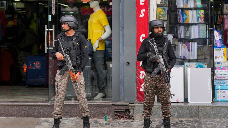 https://www.salarnews.in/public/uploads/images/newsimages/maannewsimage14082025_154615_J&K Security.jpg